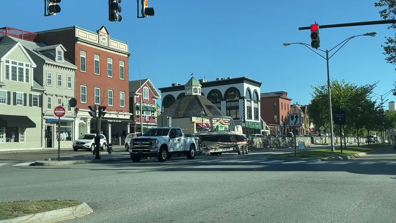 Едем по Ньюпорту 20 сент '21 - 1-  от Visitor Info Center вдоль набережной до Bellevue Ave