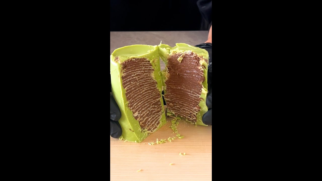 【SNSで流行ってるプリングルズのあれ、やってみた】抹茶チョコで作る甘じょっぱいクセになる背徳系おやつレシピ / Matcha potato chip chocolate
