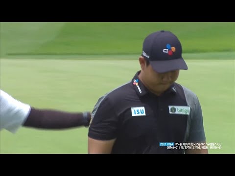 [2021 KGA]3R_타수를 잃고 시무룩한 <strong>김주형의</strong> 등을 두드려주는 캐디| KGA 코오롱 한국오픈