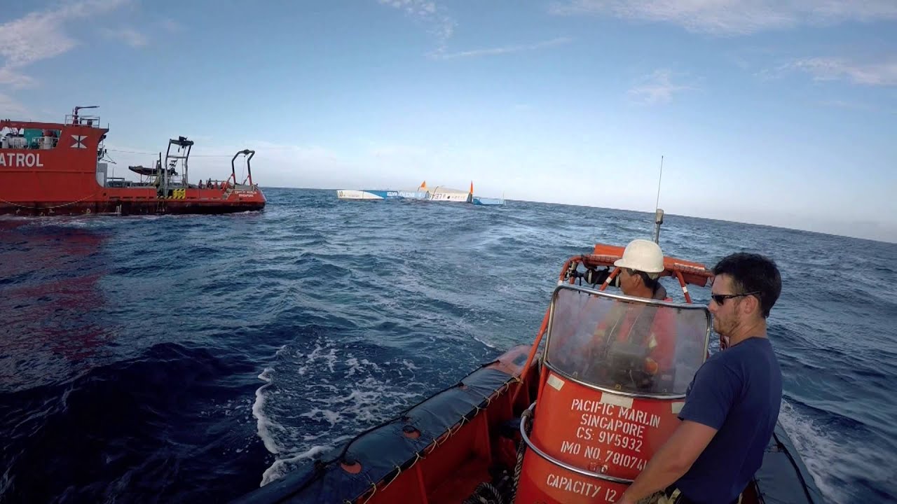 ODYSSEY 2015 - On board : Chavirement du MOD70 Race For Water