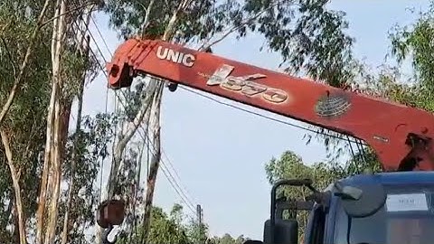 Cần cẩu UNIC V370 , cẩu cây đôi quá nhẹ nhàng.