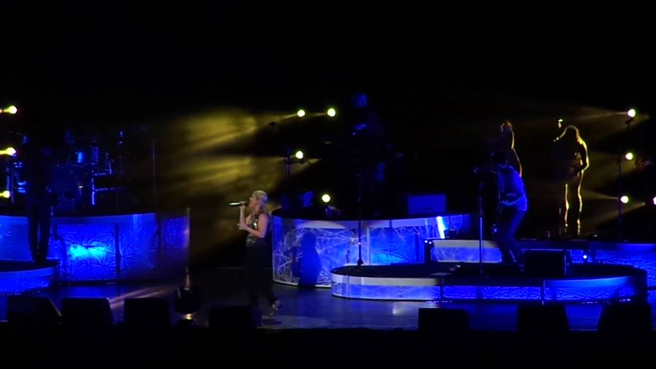 Kelly Clarkson--Behind These Hazel Eyes--Live @ Molson ...