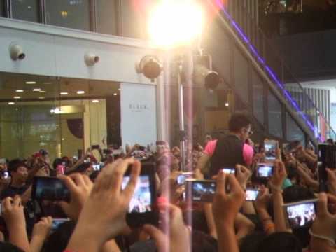 20120701周湯豪S.N.G台中改版簽唱會-麻吉麻吉