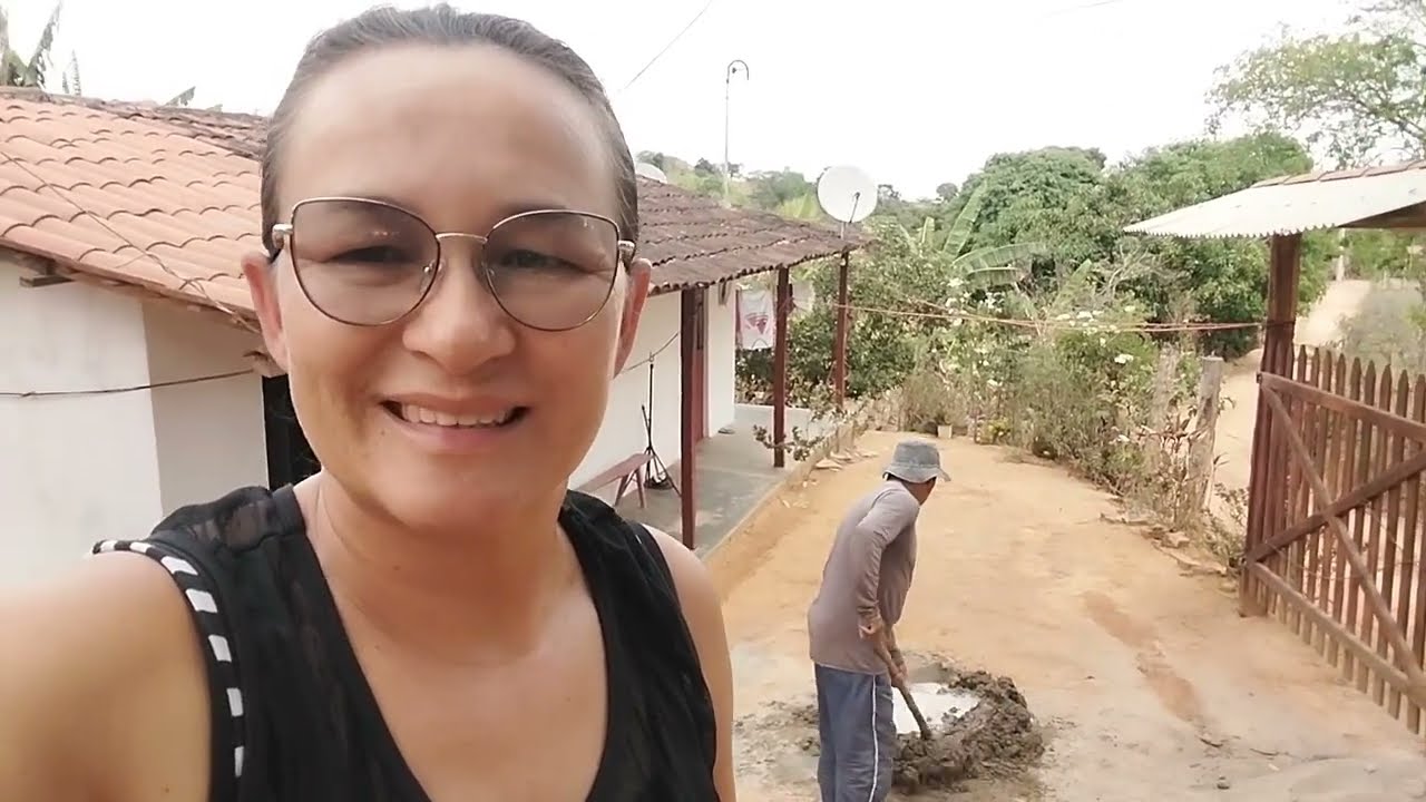 O REBOCO POR DENTRO DA CASA ESTÁ PRONTO 