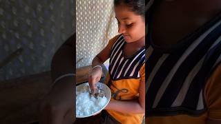 පොල් පුච්චලා හදපු සම්බොලේ කැකුලුබත් සමග cookingvillageRoasted coconut sambole with kekulu rice✌️✌️