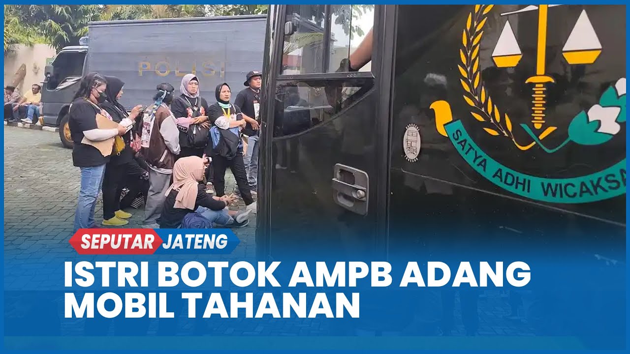 Dari Pagi Istri Botok AMPB Adang Mobil Tahanan Kejari Pati, Tak Mau Geser: Saya Siap Dilindas!