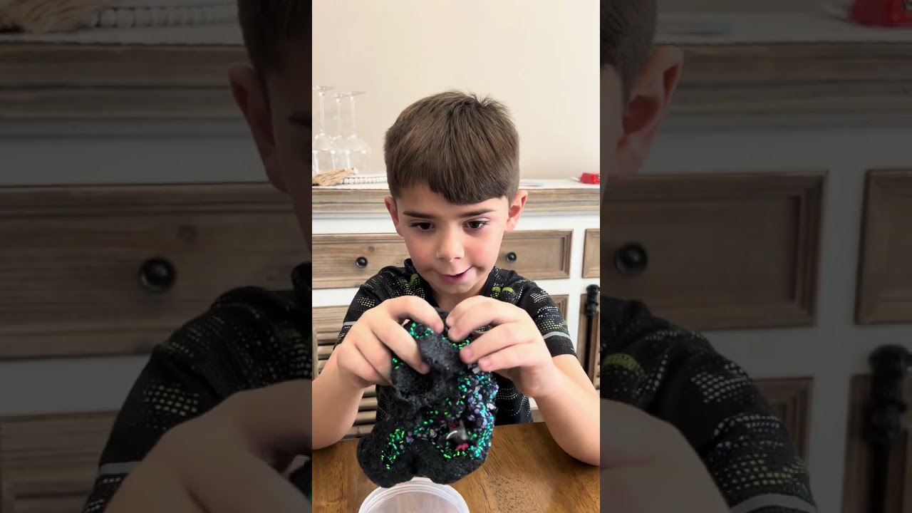 Peachybbies Emo Axolotl slime reveal