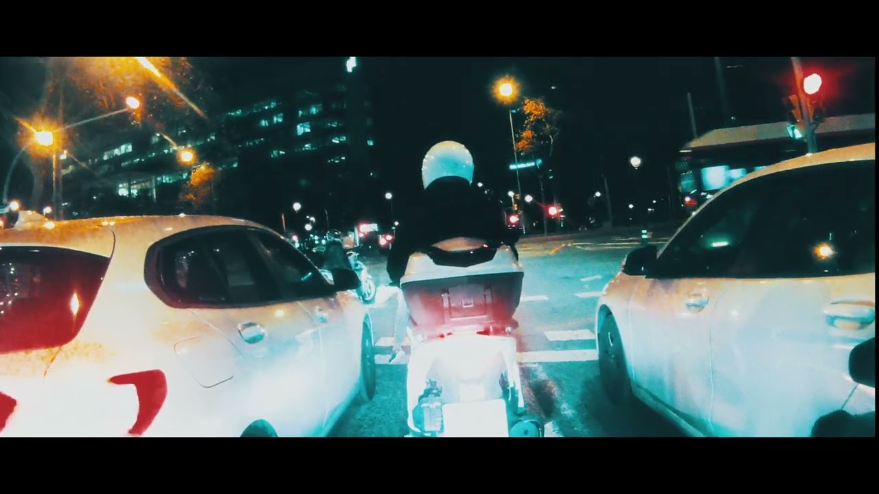 Night Lights to BCN  | Husqvarna 125 SVARTPILEN