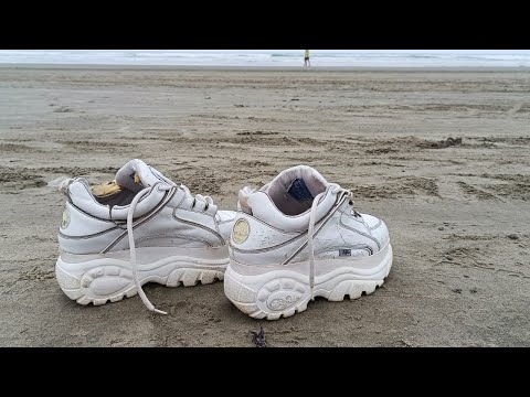 Michelle Wet My Trash Buffalo London Shoes in Beach