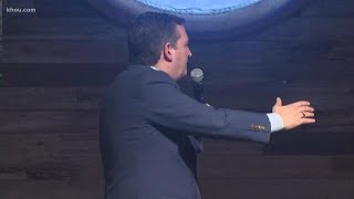 Hundreds turn out for Cruz's last rally