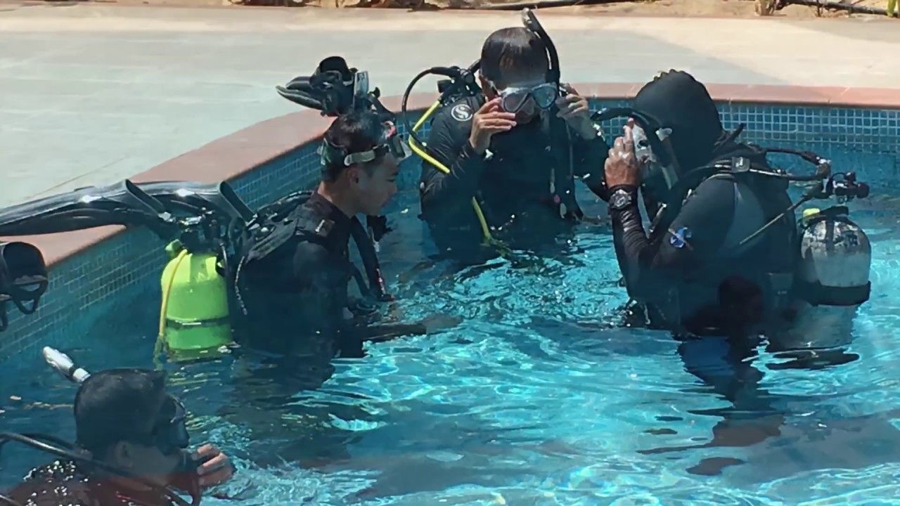 2019 - PADI Confined Water Part 1 - YouTube