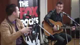 Video thumbnail of "Arctic Monkeys - Reckless Serenade (Fox Uninvited Guest)"