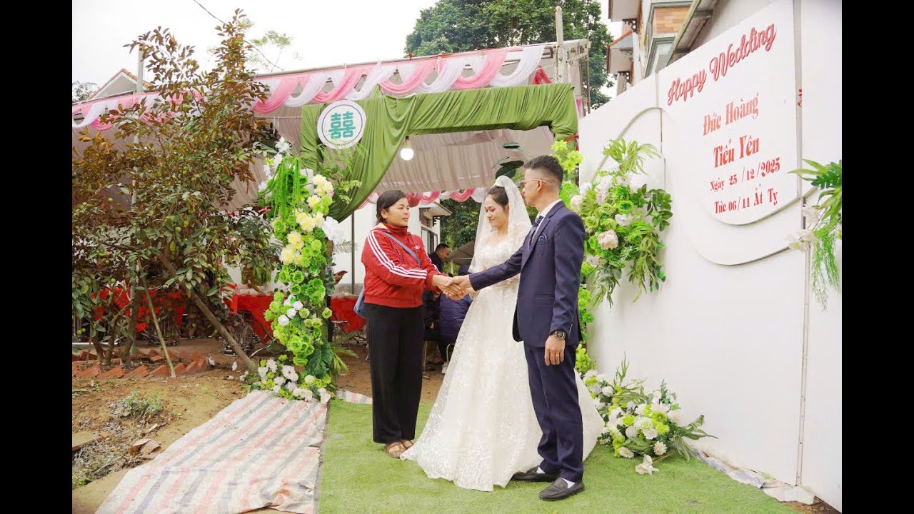 Ly Tieu My i was honored to attend the wedding of the village chief and Miss Yen.