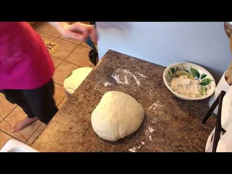 Video: 4-Sangkap Na Mga Cheese Bagel: Simpleng Matalinong