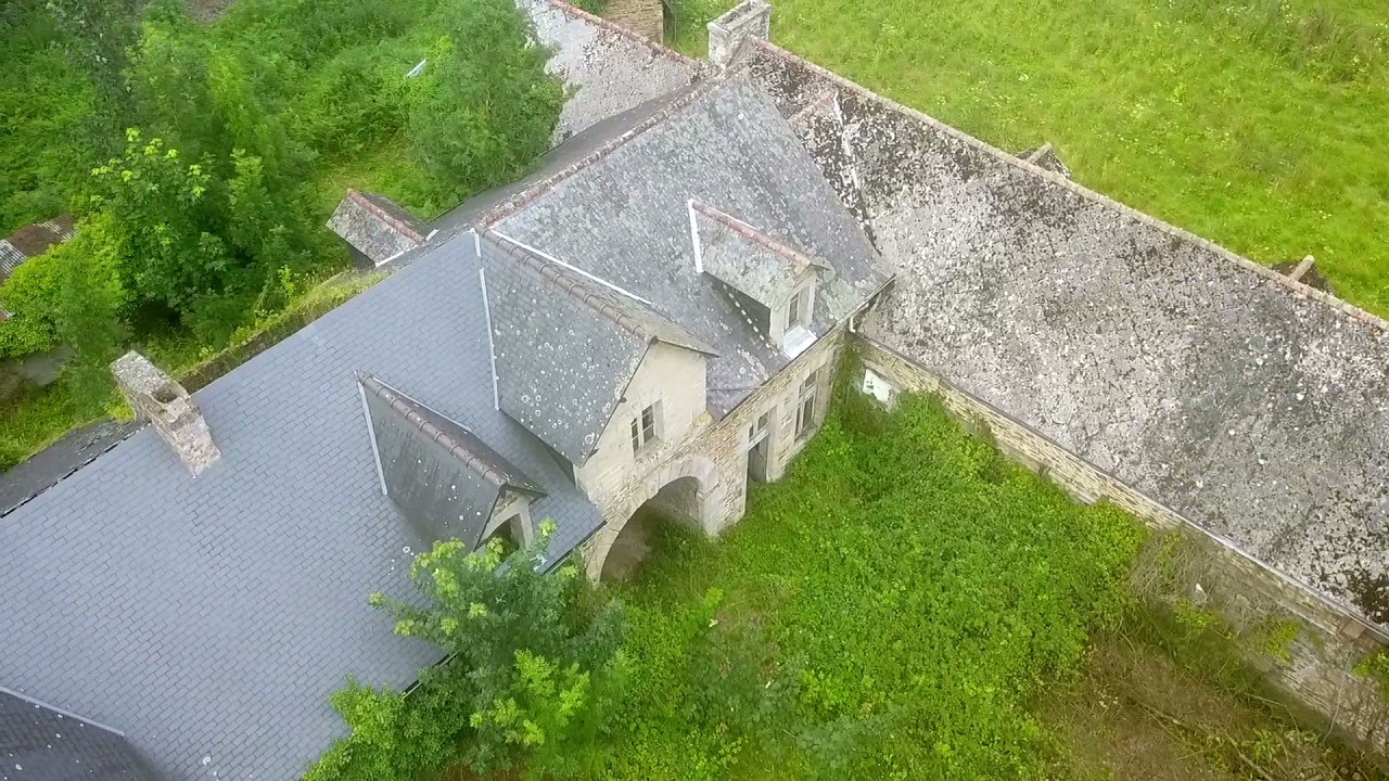 Prise Drone Écurie du Château de la Motte Olivet YouTube