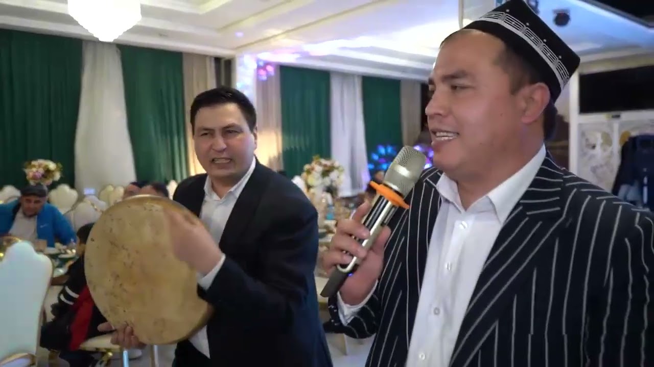 Sankt Petersburg  Sanatbek Eschanov SHARSHARA restoran. 