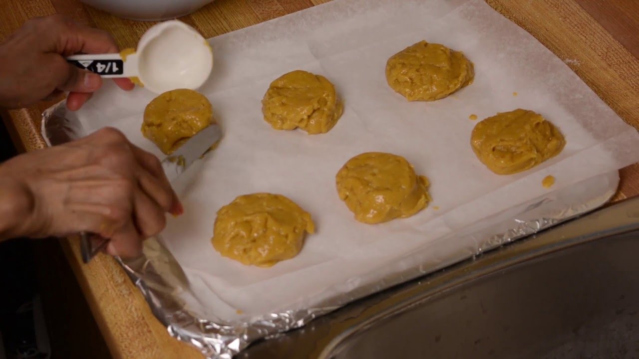 How to Make Peanut Butter Cookies with Cake Mix