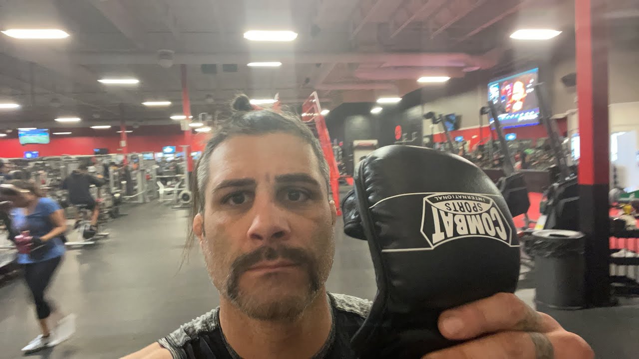 Product review combat sports mma sparring gloves heavy bag training title boxing interval timer