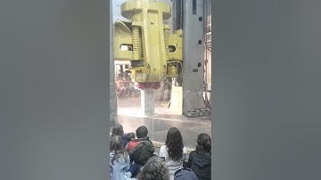 2016 UIUC Engineering Open House Concrete Crusher!