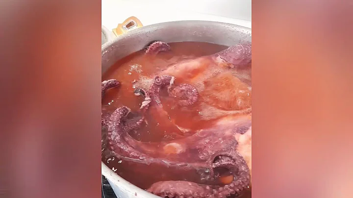 Octopus... How to cook giant Octopus🐙🐙 ( Insalata di Polpo)🐙🐙🇬🇷🇮🇹