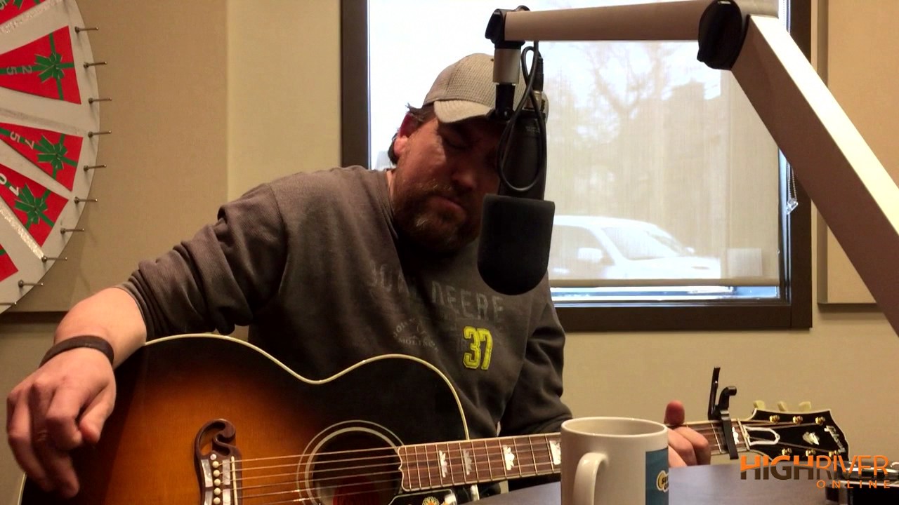Blake Reid Visits 99.7 Sun Country