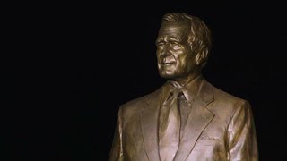Students hold candlelight vigil for George H.W. Bush