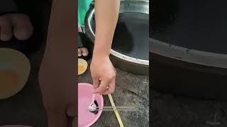 Chinese Farmer Counts Bullfrog Tadpoles In This Clever Way !