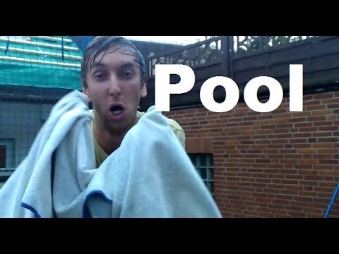 Torge im Pool ( Wette verloren )