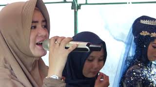 Teteh Ini Menceriakan Suasana Panggung