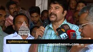 Actor Mammooty visiting relief camps in Kodungaloor on Onam day screenshot 5