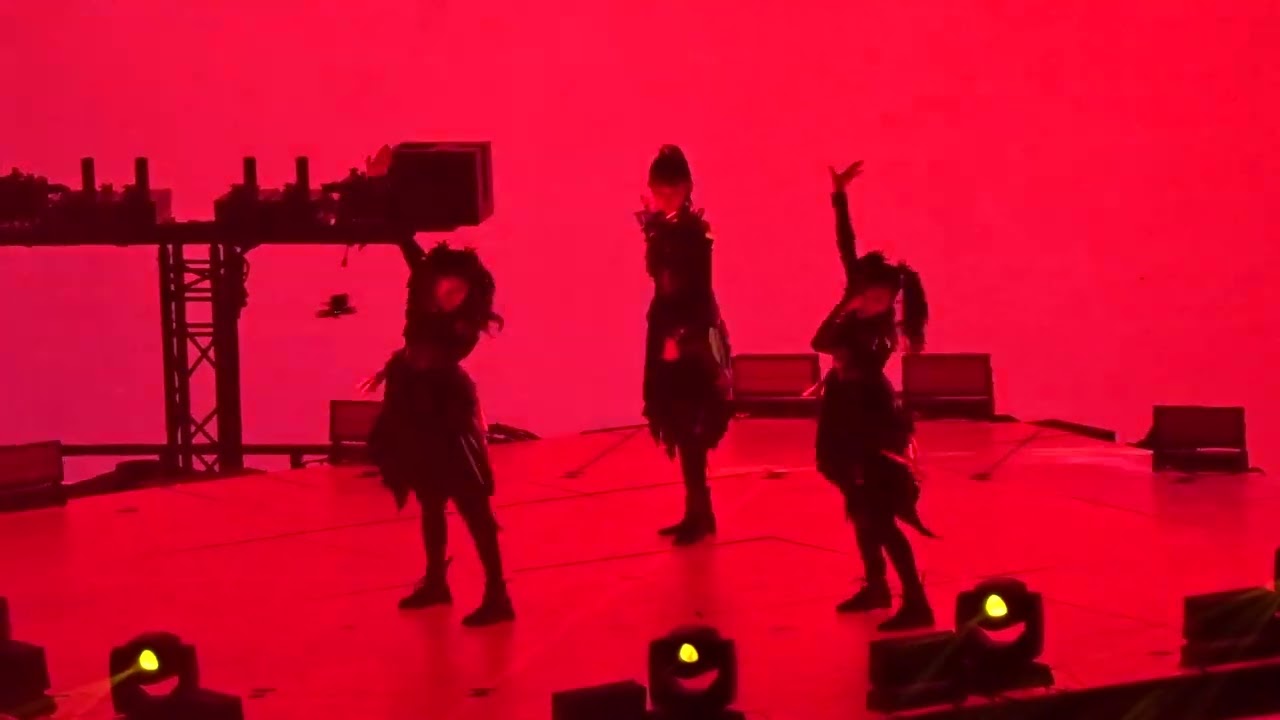 BABYMETAL - SUNSET KISS ( New Song ) - The O2, LONDON - 30/5/2025