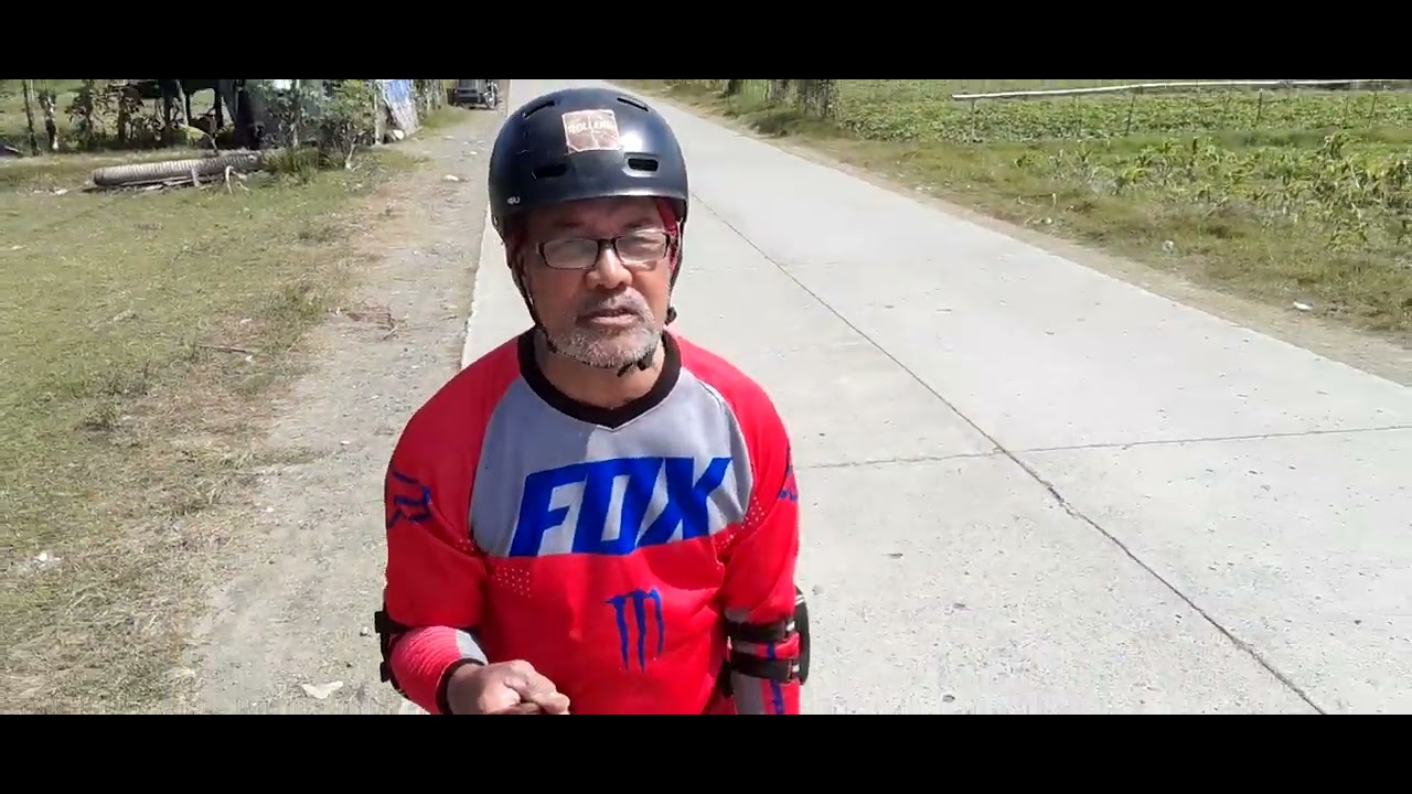 Second round papawis by using roller blades at brgy buenavista,tigbauan.happy fiesta