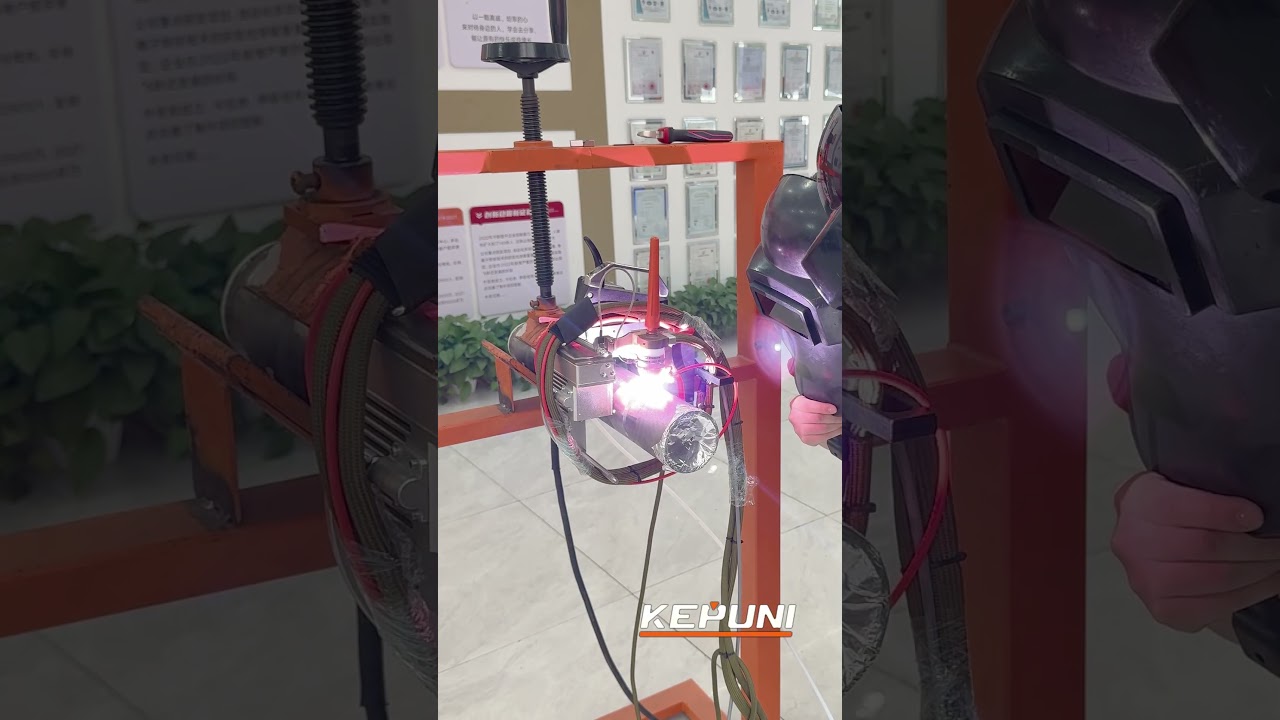 Automatic welding machine for oil pipelines; automatic welding equipment