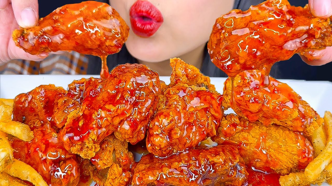 ASMR Popeyes Sweet & Spicy Fried Chicken Wings (CRUNCHY EATING SOUNDS) ASMR Phan