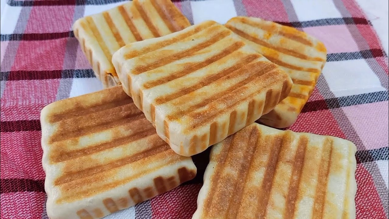 مملحة بدون فرن بعجينة خفيفة كي الريشة و بحشو لذيذ جدا .. سريعة و سهلة التحضير