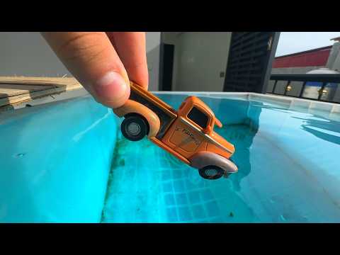 Cars Fall In The Water Welly Cars