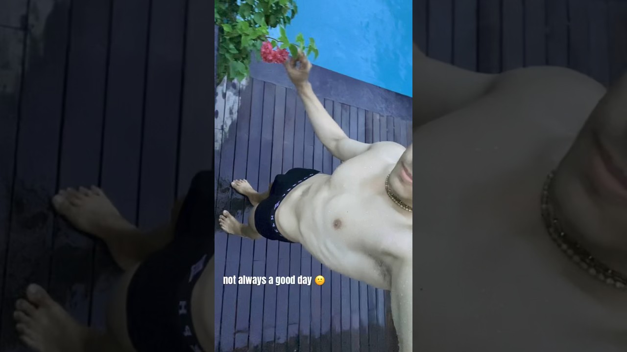 Spread kindness and BE HAPPY!! GO OUT AND ENJOY THE LIFE 👑🥰