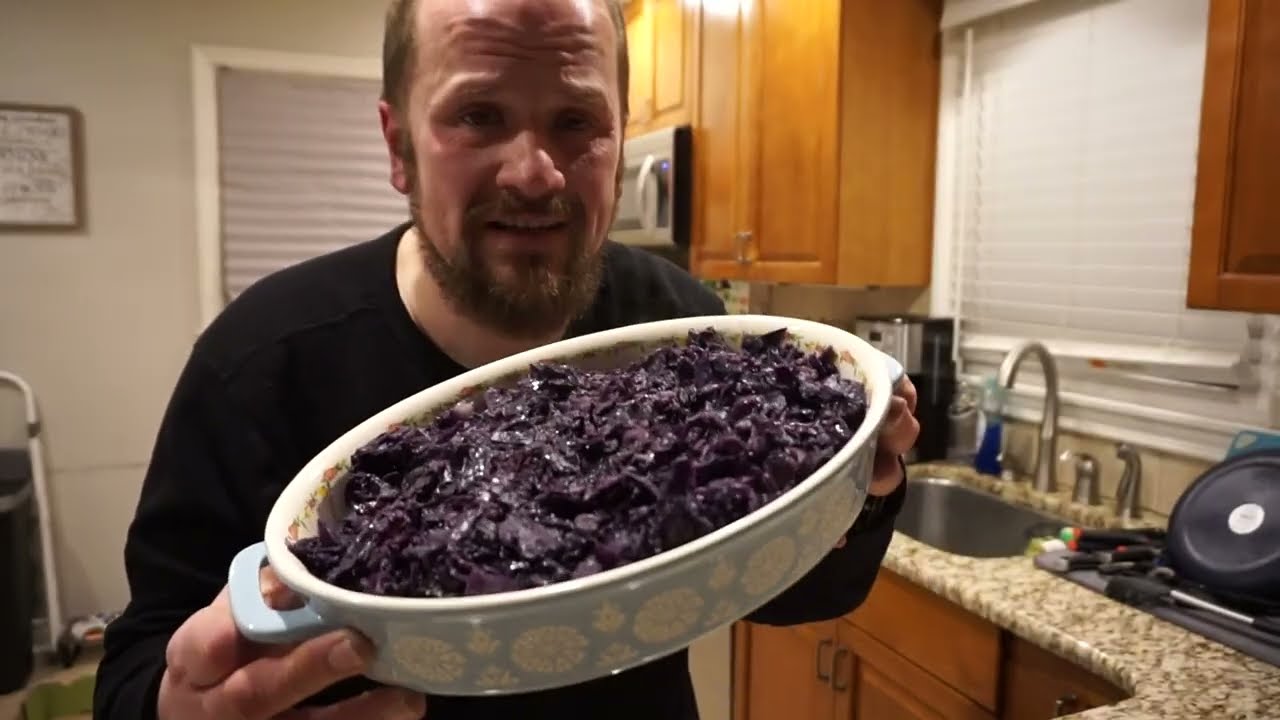 Making Polish Red Cabbage - Modra Kapusta
