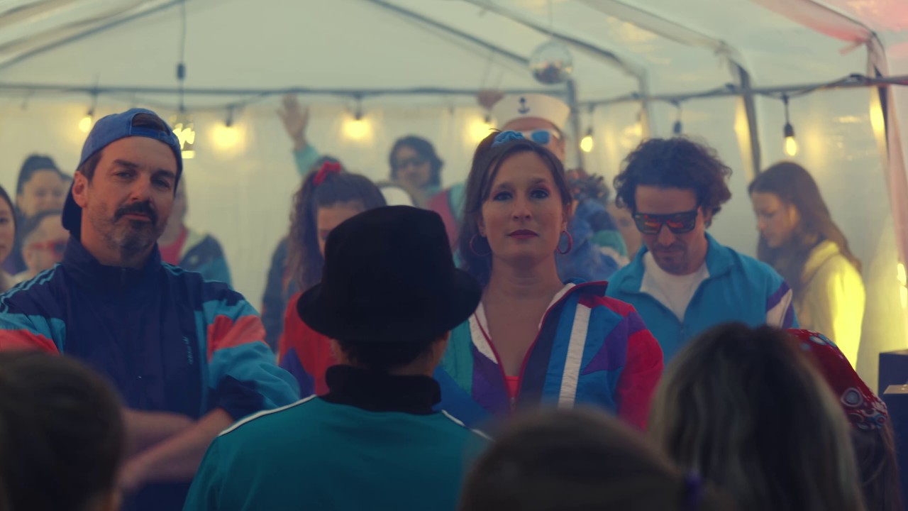 Mélisande & Damien Robitaille - À l'abri du tempo (Vidéoclip officiel)