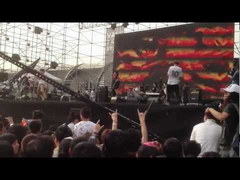 左右樂隊- new song 1 (北京迷笛音樂節PM2.5)