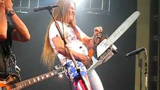 Front row! Jackyl 'The Lumberjack Song' live in concert in California! Enjoy! NAMM chords