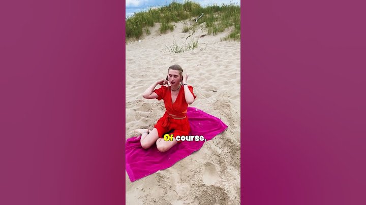 He Hid Under the Sand to Prank His Girl! 🏖️ #beach #voiceover #prankstickster