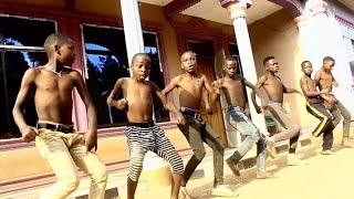 MZUNGU MWEUSI MAHAFARI YA CHALESI  VIDEO Dir-busangi Mpyaaa