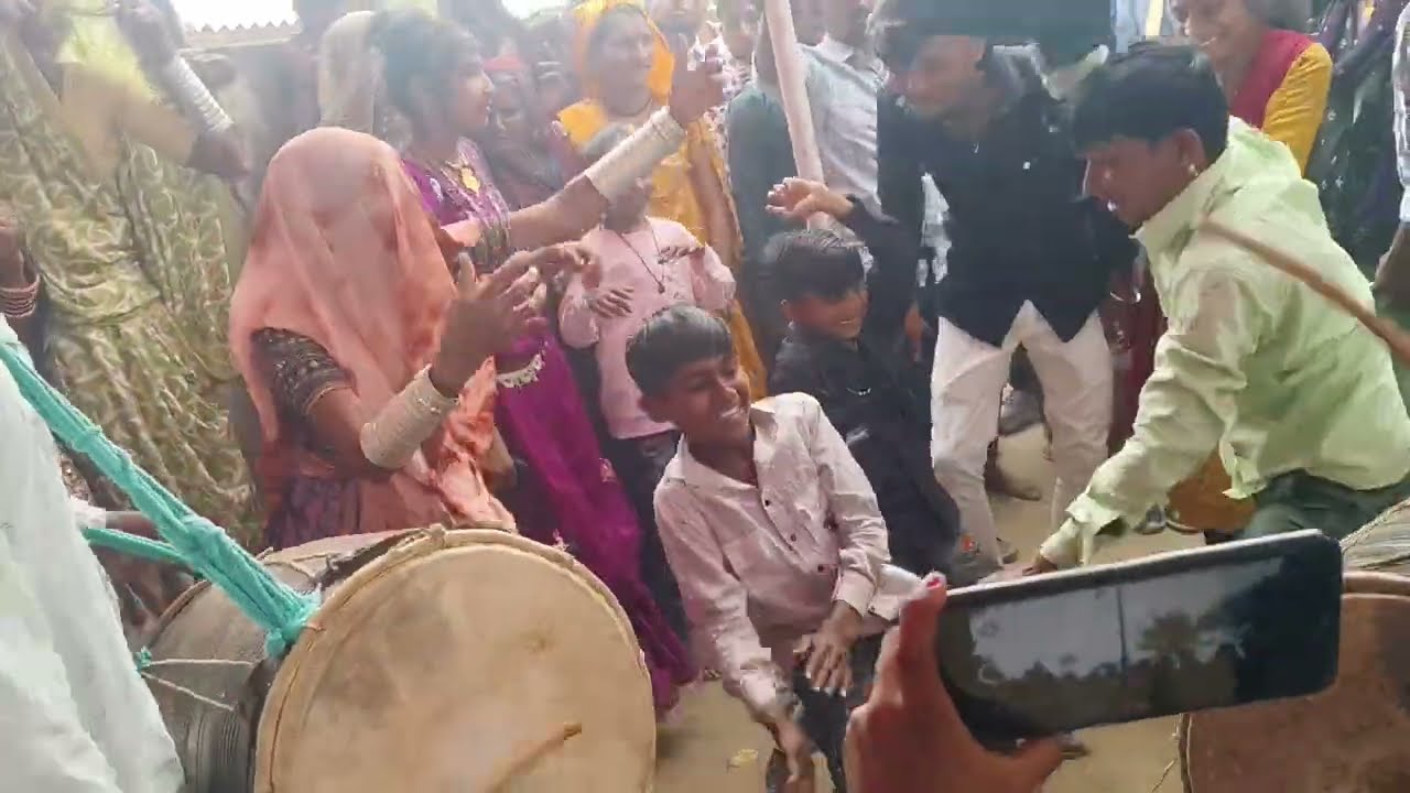 Super hit dhol saud & super hit dans #gujarati#dance#Deshi disko dans tholna tale