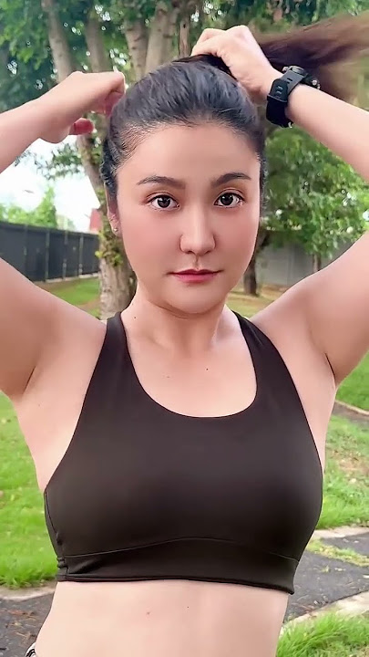 ชัยชนะของฟันรัน  Armpit    Successful for 5 km                    sweaty  #sleevelessblouse