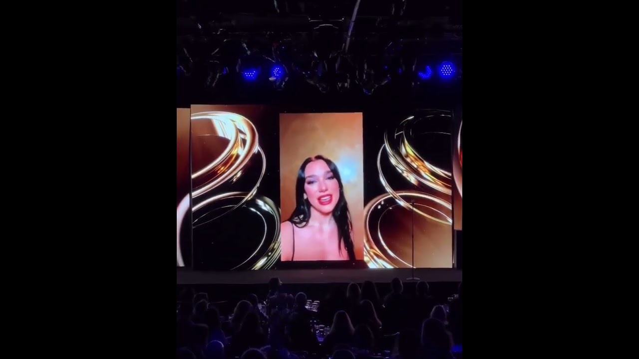 dua lipa’s video award acceptance for pollstars “best new headliner”