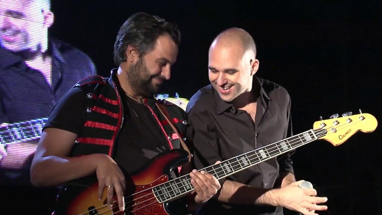 A Night At The Opera + Cristian Baquero - Hammer To Fall (Plaza Del Pilar, Zaragoza 10-10-2016)