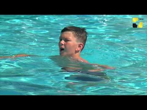 პანორამული ზღვის ხედები, აუზი და სხვადასხვა ტიპის ნომრები სასტუმრო „კოლხში“