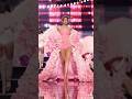 #gigihadid #catwalk #fashonshow #supermodel #trendingshorts #viral #viralvideo