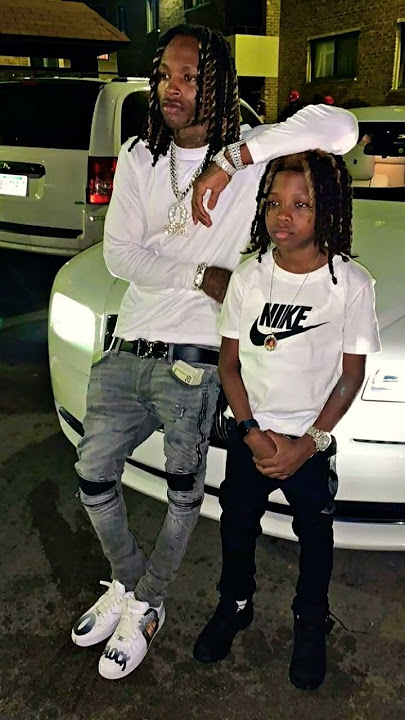 Kid from 'All These Niggas' video started crying when he got a Von shirt RIP King Von🙏🏾🙏🏾🕊